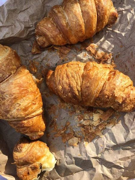 Heerlijke Verse Croissants Een Picknick Macro — Stockfoto