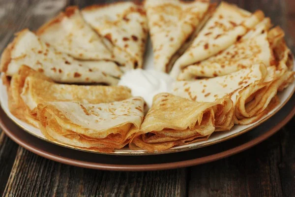 Pyszne Świeże Crepe Kwaśną Śmietaną Makro — Zdjęcie stockowe