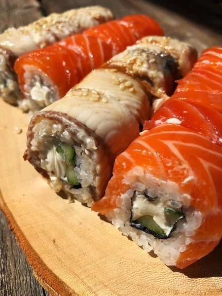 Sushi Delicioso Com Caviar Peixe Enguia — Fotografia de Stock