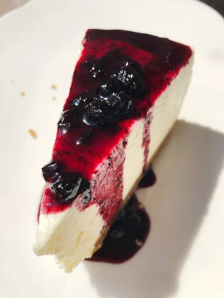 Köstlicher Vanille Käsekuchen Mit Blaubeersoße Makro — Stockfoto