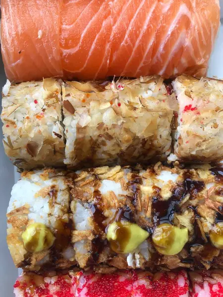 Läcker Sushi Med Fiskkaviar Och — Stockfoto