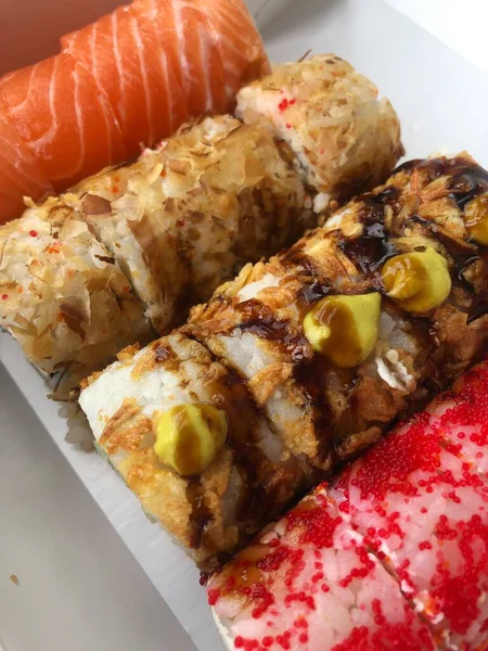 Heerlijke Sushi Met Viskaviaar Paling — Stockfoto