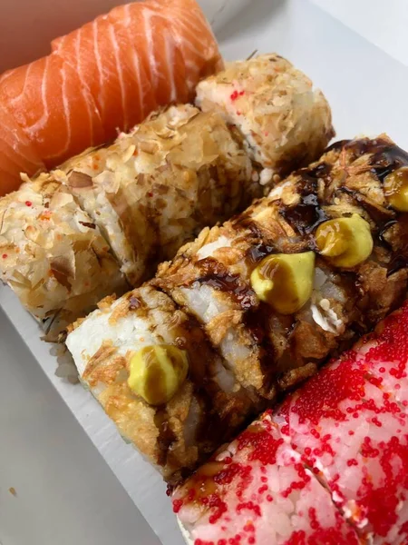 Heerlijke Sushi Met Viskaviaar Paling — Stockfoto