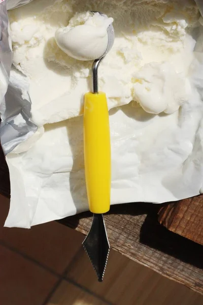 Delicious Vanilla Ice Cream Spoon — Stock Photo, Image
