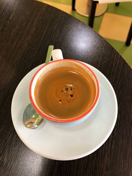 Frischer Americano Kaffee Auf Dem Tisch — Stockfoto