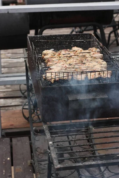 Kippenvlees Met Specerijen Een Barbecue — Stockfoto