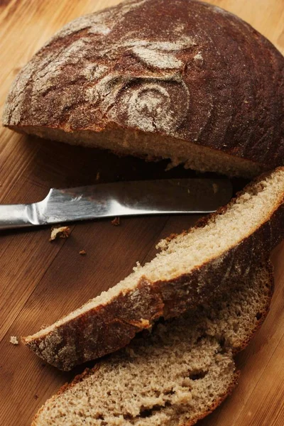 Delicioso Pan Centeno Fresco Sobre Mesa — Foto de Stock