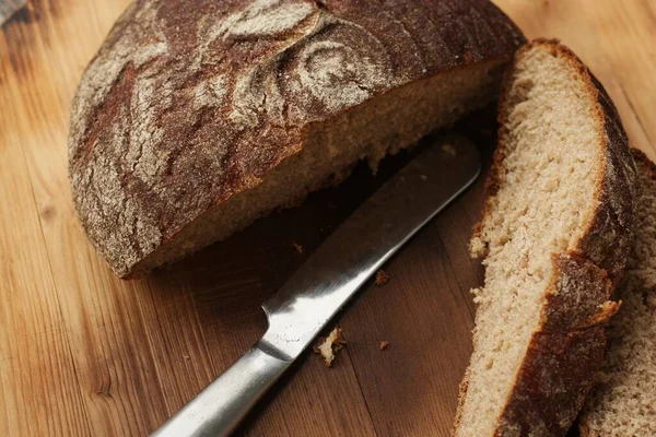 Delicioso Pan Centeno Fresco Sobre Mesa — Foto de Stock