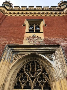 Gotik görünümlü güzel bir ev.