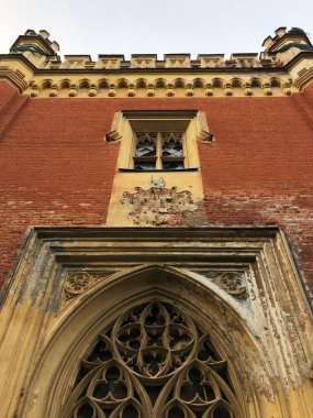 Gotik görünümlü güzel bir ev.