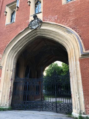 Gotik görünümlü güzel bir ev.