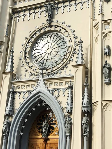 Hermosa Capilla Gótica Gris Parque — Foto de Stock