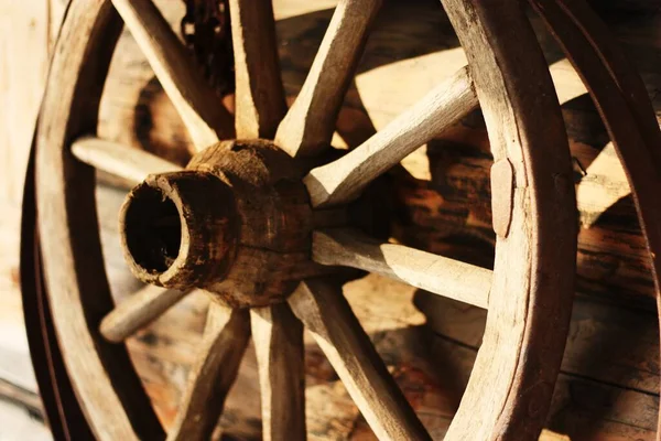 Rueda Carro Marrón Madera Vista Cerca — Foto de Stock