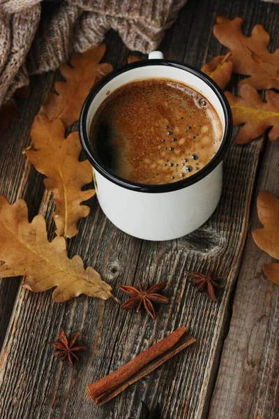 Americano Coffee Oak Leaves Table — Stock Photo, Image