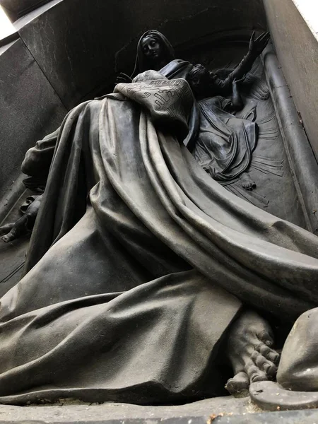 Belle Vue Statue Marbre Dans Nécropole — Photo