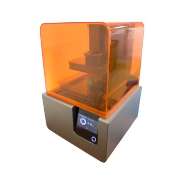 3D baskı işlemi. Modern 3d baskı teknolojisi. Bir ayrıntı yazdırma 3d yazıcı makine çalışma. Beyaz arka plan üzerinde izole.
