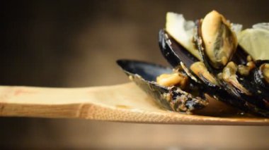 Kaşıküzerinde Impepata di cozze