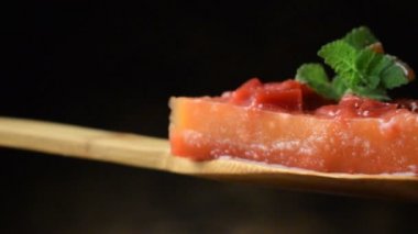 Şeftalili jöle dilimi