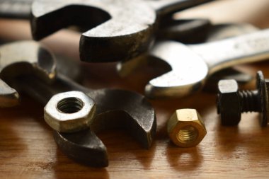 Cıvatalı çalışma araçları