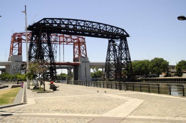 Buenos Aires 'teki Köprü La Boca bölgesinden Arjantin manzaralı