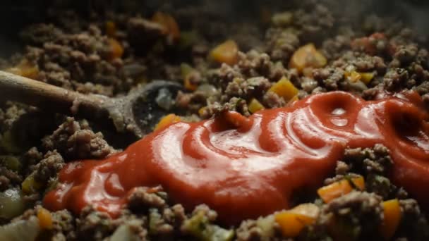 Cucinare Carne Macinata Con Verdure Salsa — Video Stock