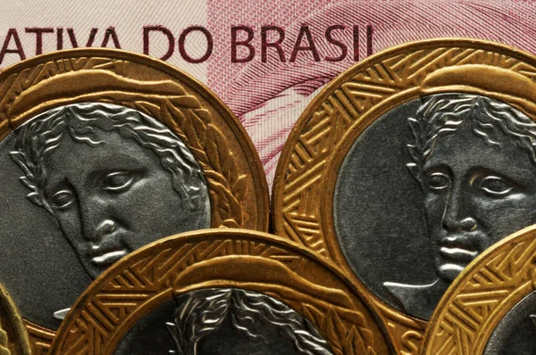 Närbild Brasilianska Sedlar Och Mynt — Stockfoto