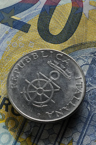 Gamla Italienska Lira Mynt Euro — Stockfoto