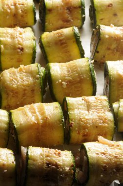 Kabak dolması ve fırında balık.