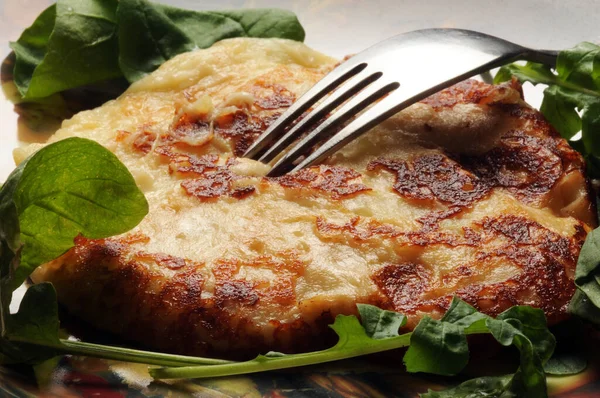 Frico roka ile tabakta. 