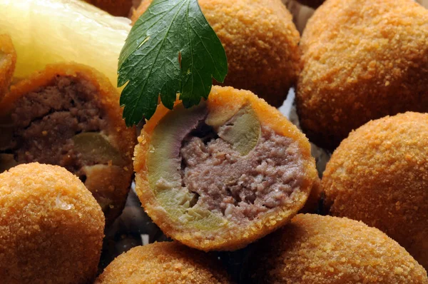 Oliva ascolana 'ya yaklaş.