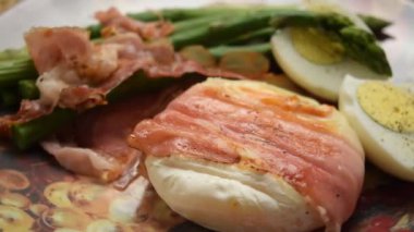 Pancetta soslu geleneksel İtalyan peyniri.