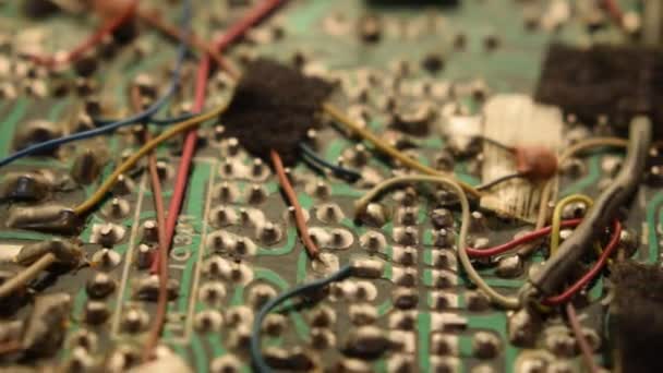 Fermer Sur Une Vieille Carte Circuit Imprimé — Video