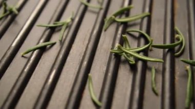 Tavayı biberiyeyle kapat