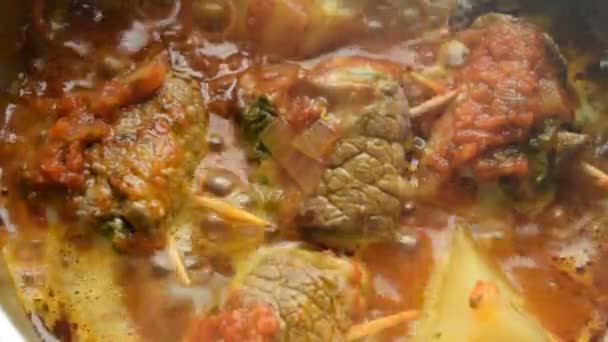 Daging Sapi Diiris Roulade Diisi Dengan Mozzarella — Stok Video