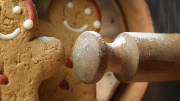 Gingerbread Man Dengan Rolling Pin — Stok Video