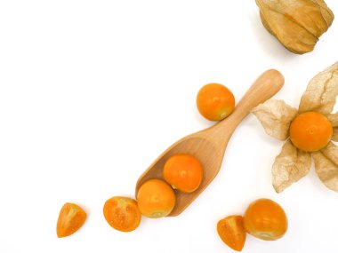 Taze cape goosebery, physalis, beyaz arka plan üzerinde