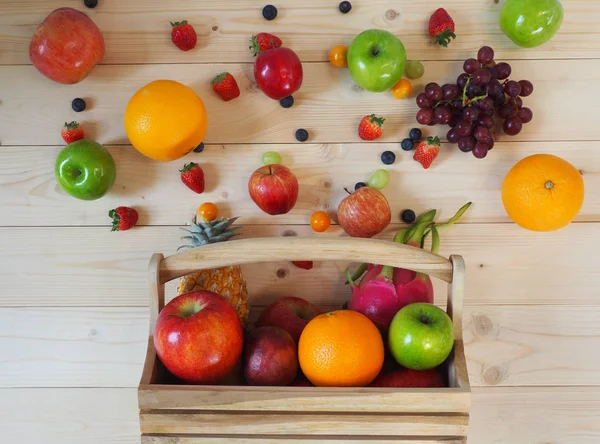 Čerstvé Ovoce Barevné Pozadí Zdravé Stravovací Koncept — Stock fotografie