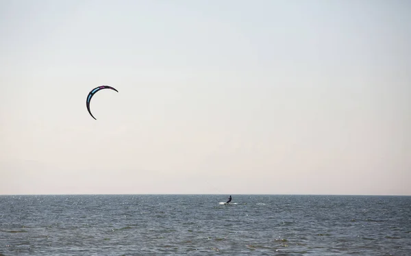Kite Surf Beira Mar Tempo Ensolarado — Fotografia de Stock