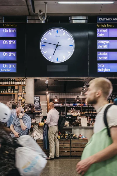 Londres Royaume Uni Juillet 2018 Des Gens Assis Dans Café — Photo