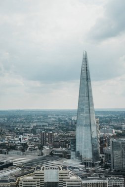 London, İngiltere - 24 Temmuz 2018: Londra manzarası ve şehrin en yüksek binası 