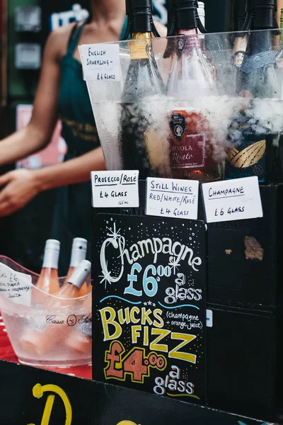 London Großbritannien Juli 2018 Champagner Prosecco Und Wein Glas Einem — Stockfoto