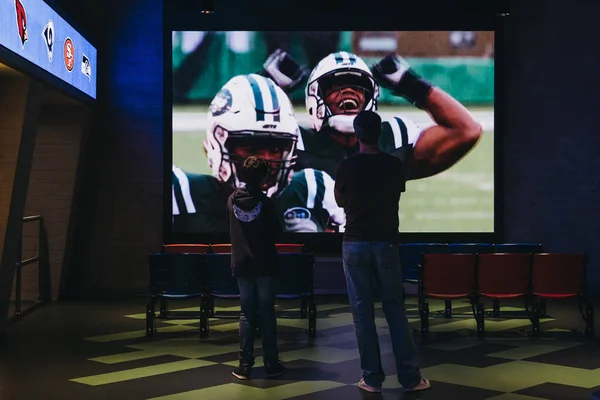 Nueva York Mayo 2018 Padre Hijo Viendo Partido Nfl Experience — Foto de Stock