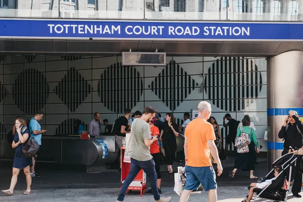 Londres Reino Unido Julio 2018 Personas Que Pasan Caminando Por — Foto de Stock