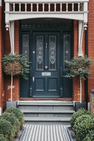 Puerta Madera Vidrieras Colores Una Casa Tradicional Victoriana Londres Reino — Foto de Stock