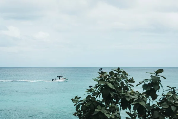 Carlisle Bay Bridgetown Barbados Turkuaz Tanımlanamayan Tekne — Stok fotoğraf
