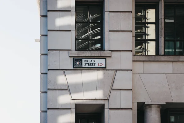 Gatans Namn Skylt Sida Byggnad Bröd Street City London — Stockfoto