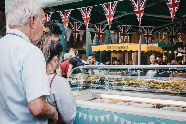 Londres Royaume Uni Septembre 2018 Les Gens Achètent Crème Glacée — Photo