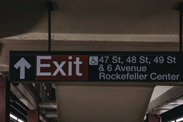 New York Amerikai Egyesült Államok Május 2018 Metró Exit Jel — Stock Fotó