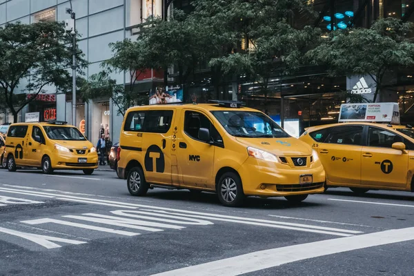 Nova York Eua Maio 2018 Táxi Amarelo Rua Nova York — Fotografia de Stock