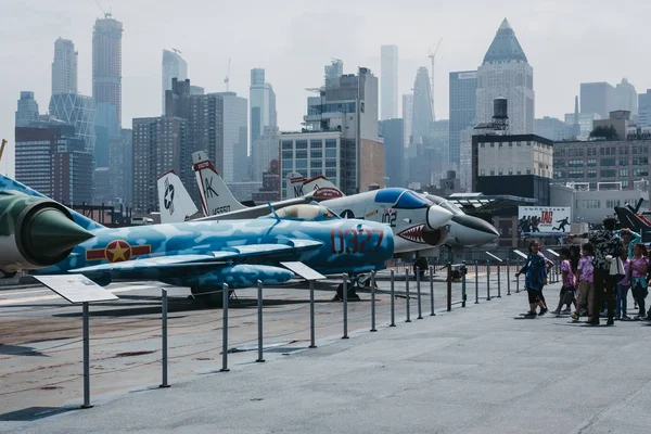 New York Abd Haziran 2018 Uçaklar Helikopterler Dışında Intrepid Deniz — Stok fotoğraf